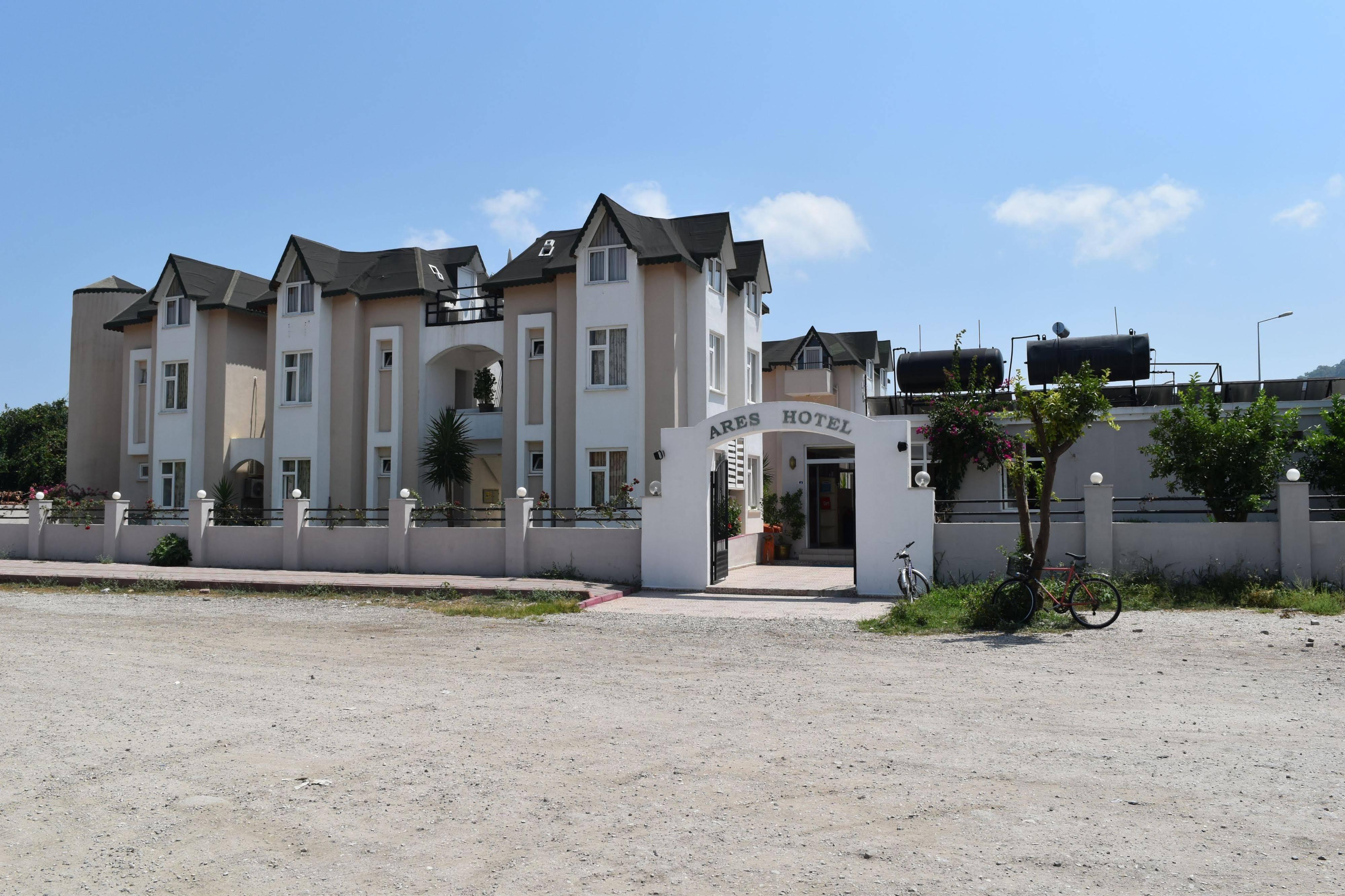 Ares Hotel เกเมร์ ภายนอก รูปภาพ