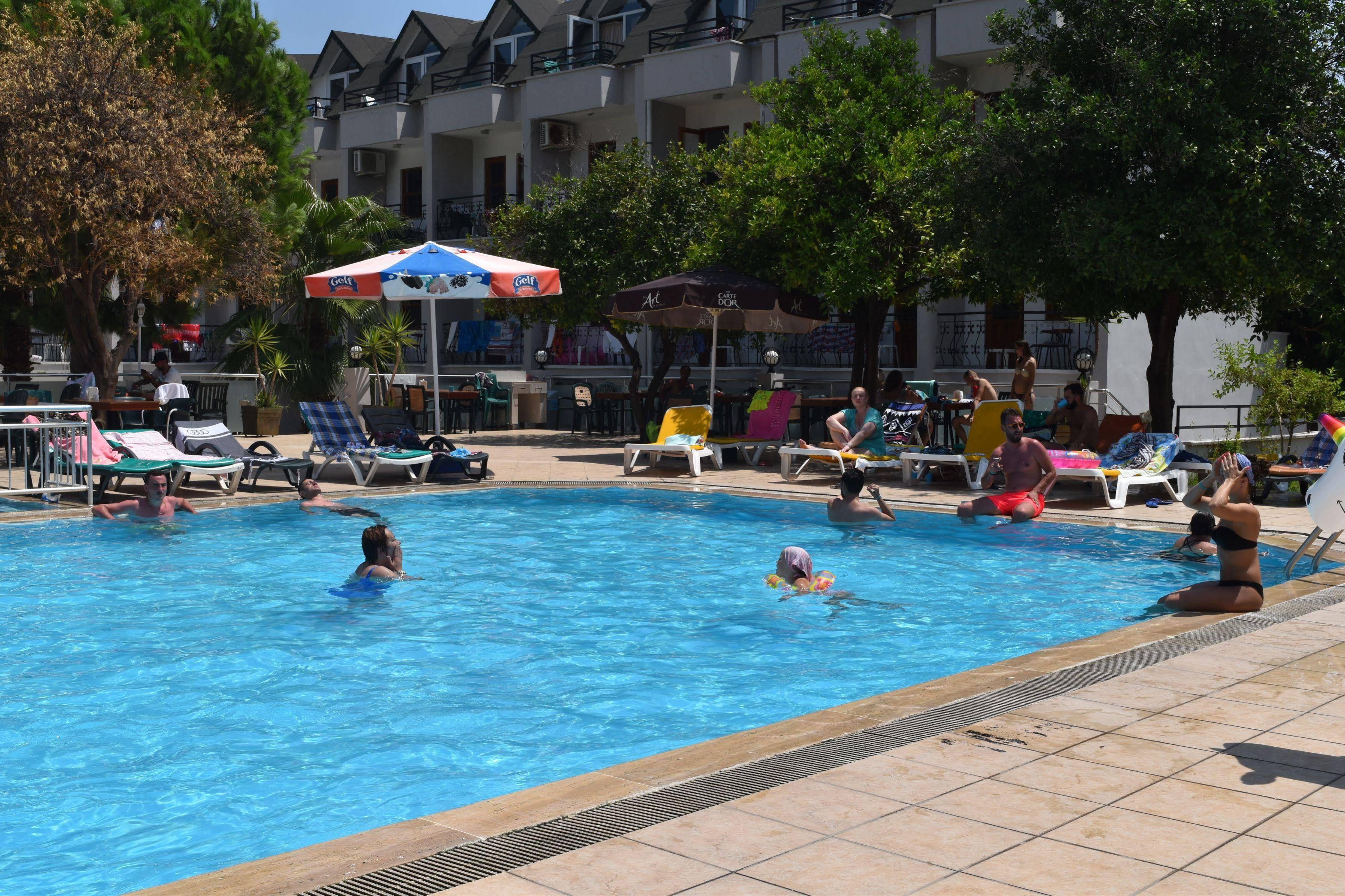 Ares Hotel เกเมร์ ภายนอก รูปภาพ