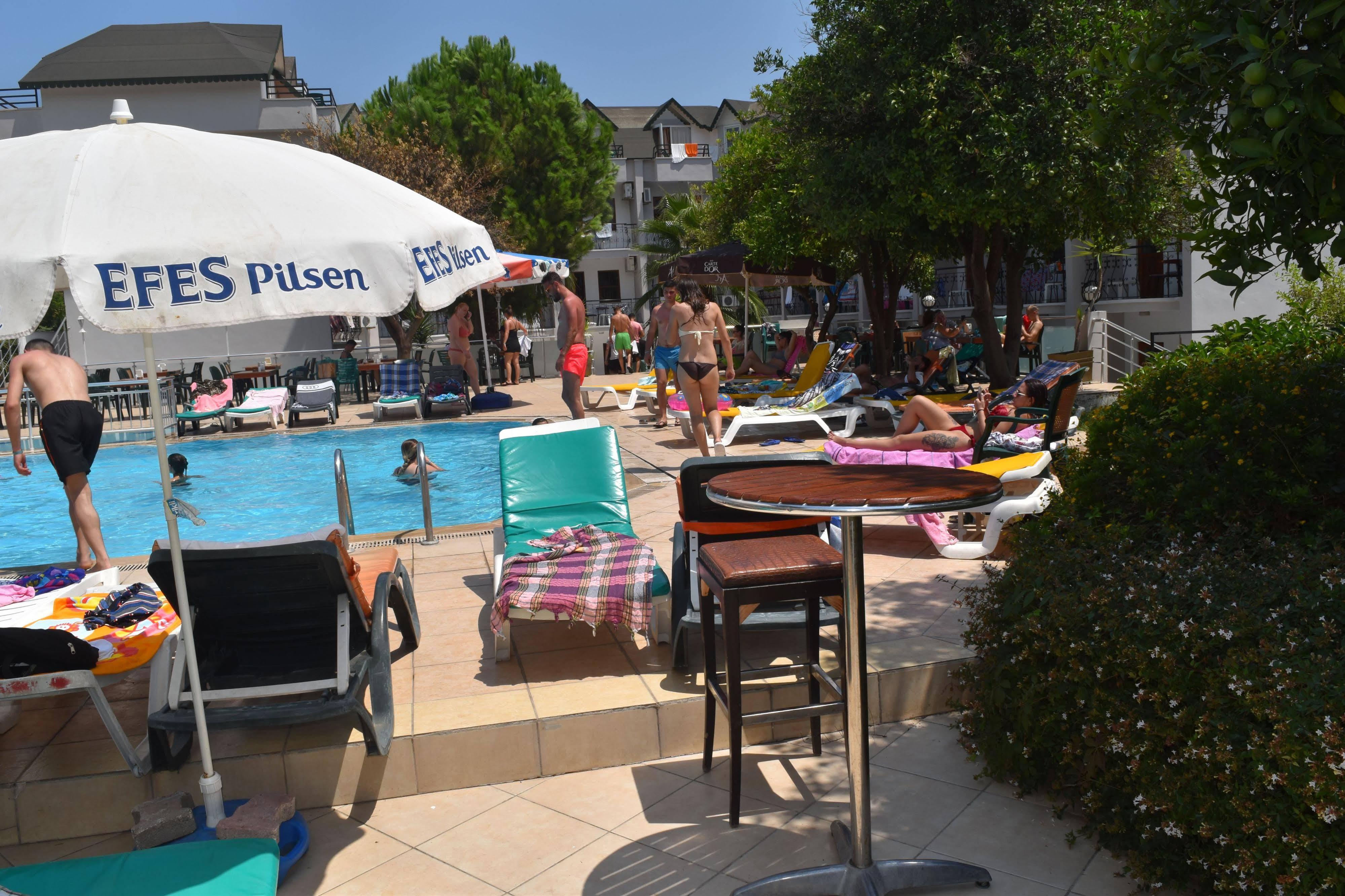 Ares Hotel เกเมร์ ภายนอก รูปภาพ