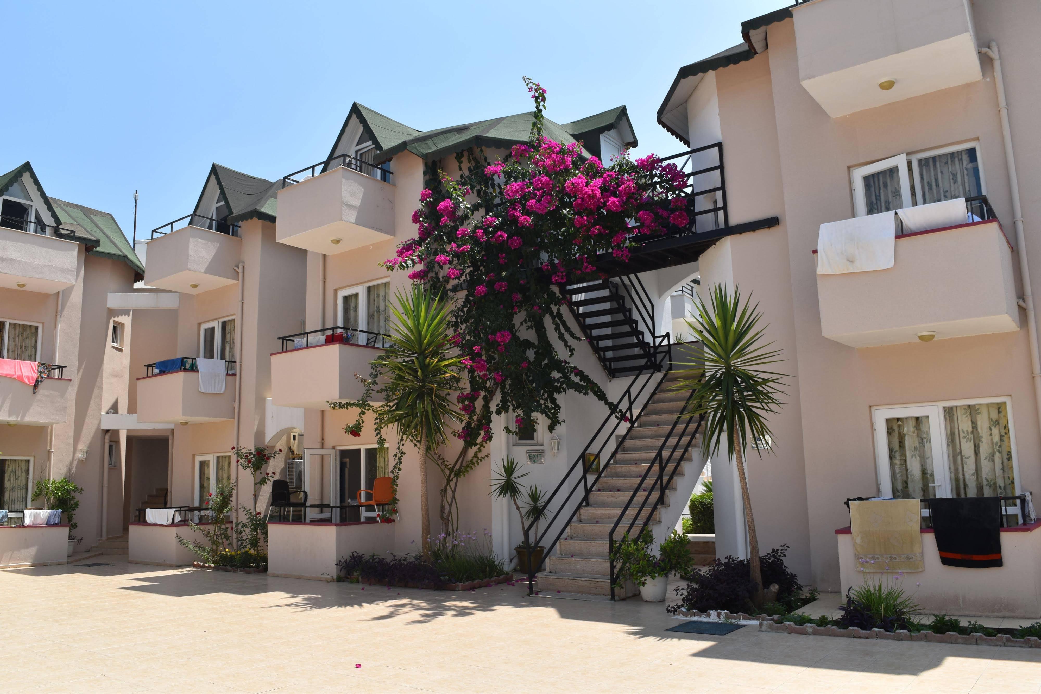 Ares Hotel เกเมร์ ภายนอก รูปภาพ