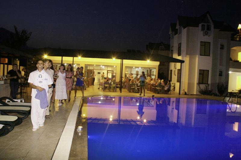 Ares Hotel เกเมร์ ภายนอก รูปภาพ