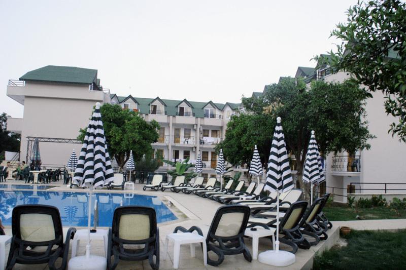 Ares Hotel เกเมร์ ภายนอก รูปภาพ