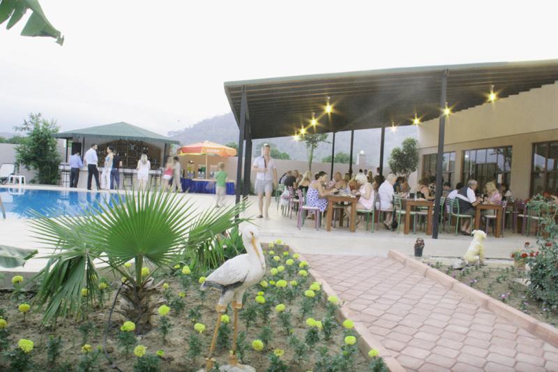 Ares Hotel เกเมร์ ภายนอก รูปภาพ