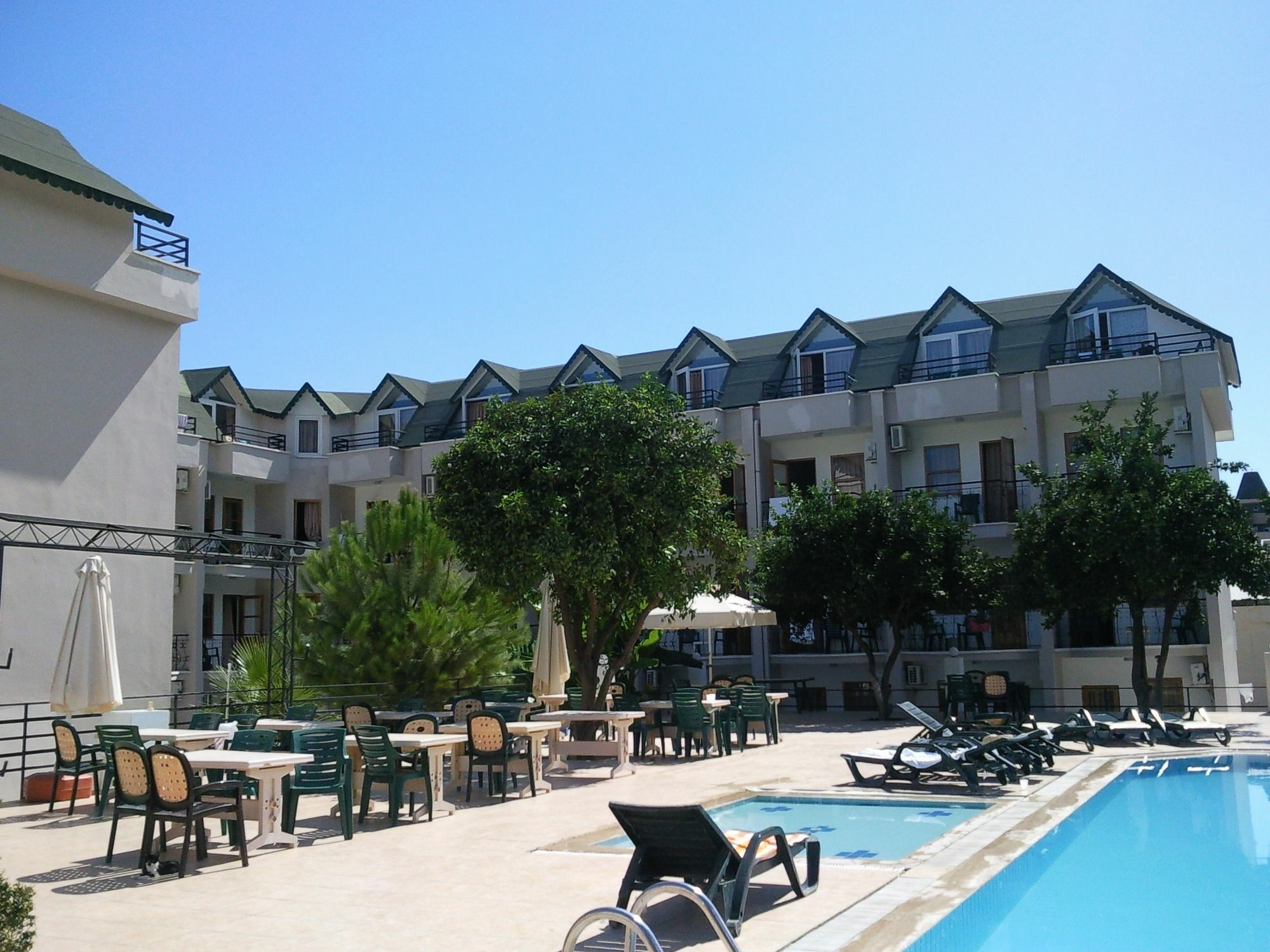 Ares Hotel เกเมร์ ภายนอก รูปภาพ