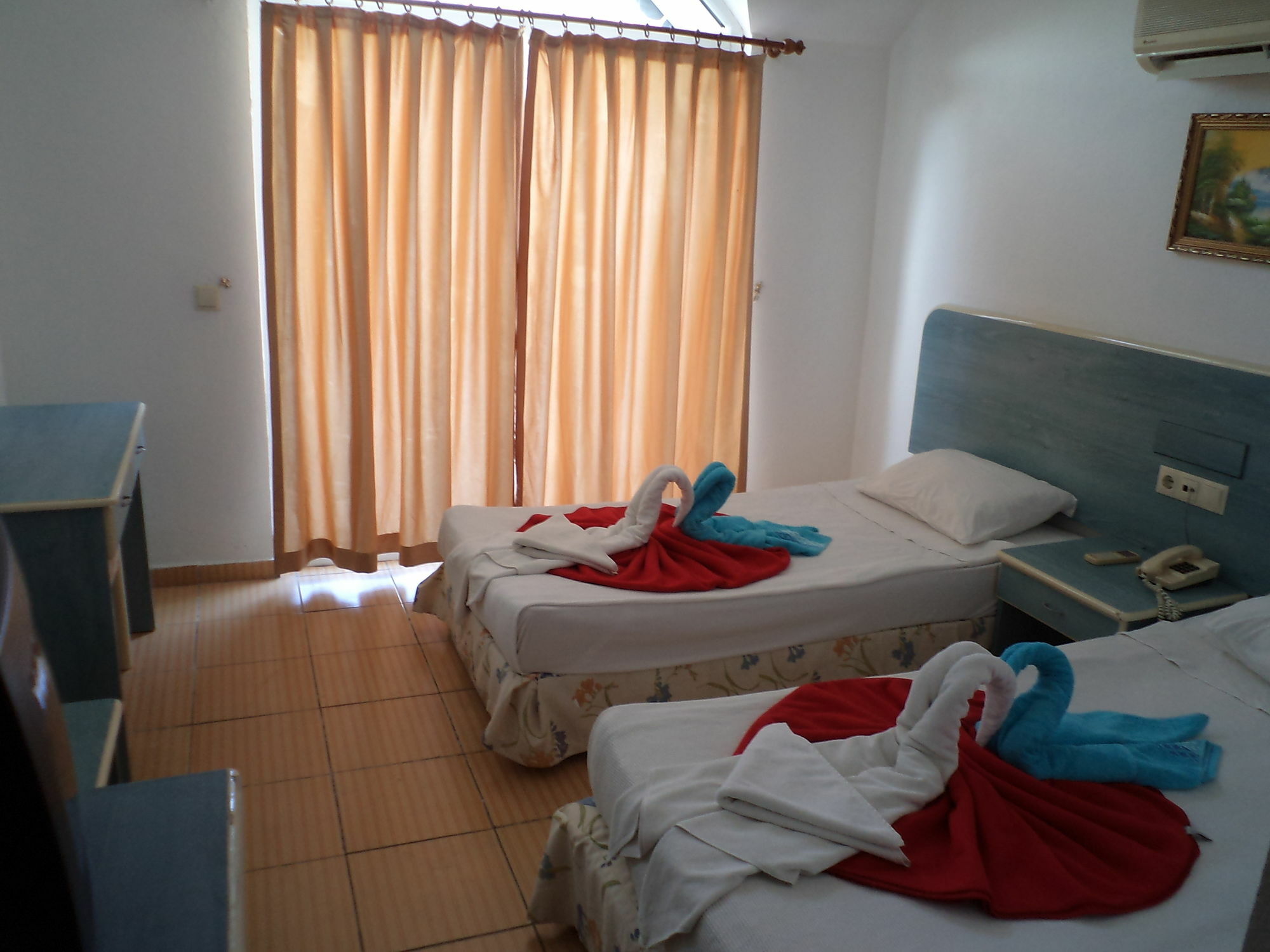 Ares Hotel เกเมร์ ภายนอก รูปภาพ
